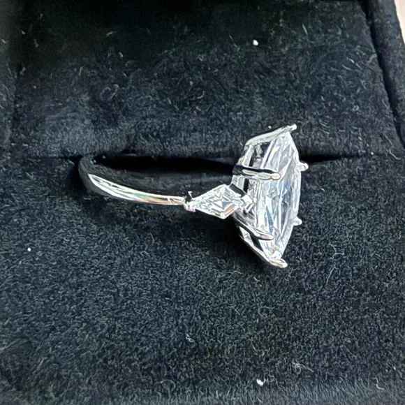 Silver 925 Marquise Center Stone Three-Stone Ring - Picture 5 of 8